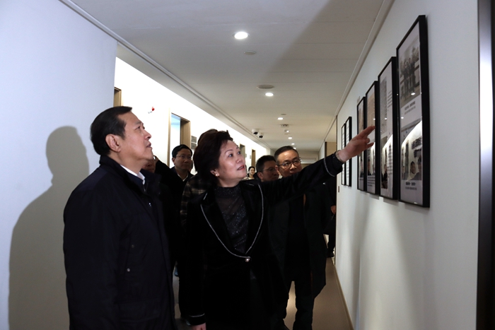 2月26日下午，省政協(xié)主席廉毅敏走訪各民主黨派省委會、省工商聯(lián)機關(guān)。